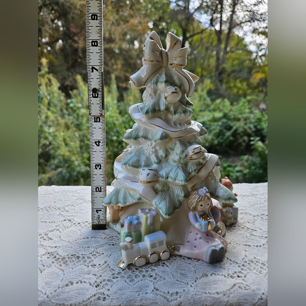 Lenox Table Top Christmas Tree 8.5 inches tall Holiday Traditions